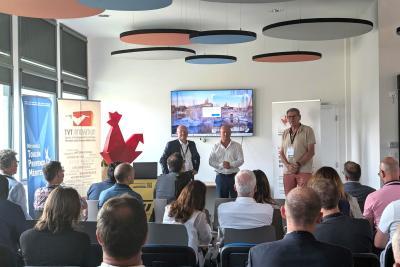 Agrandir l'image 2 sur 17, fenêtre modale