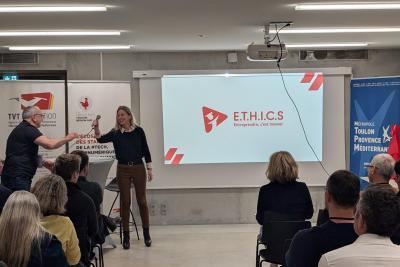 Agrandir l'image 12 sur 18, fenêtre modale